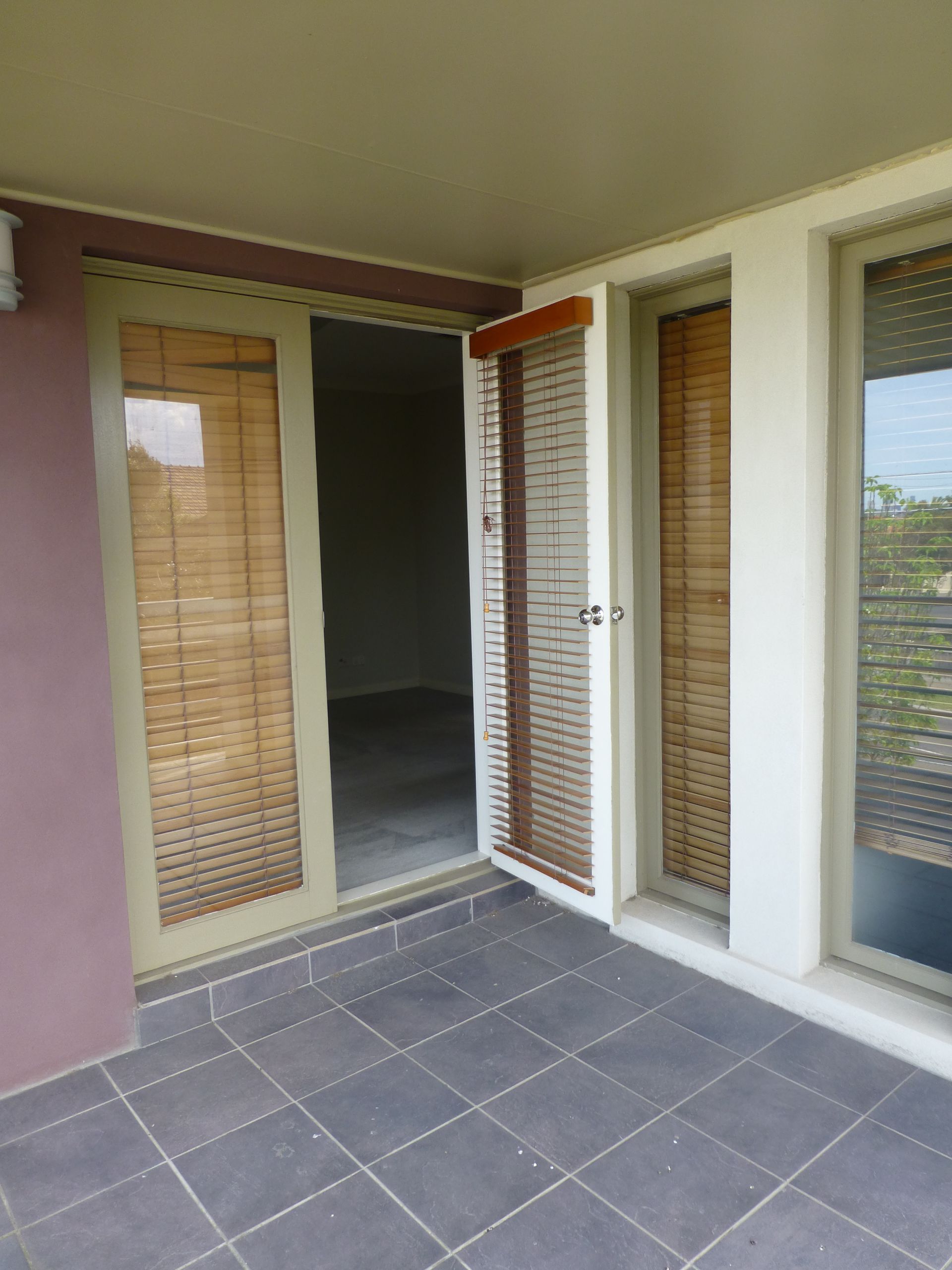 Beautiful Three Bedroom Townhouse!
