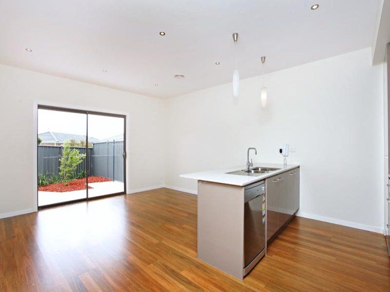 2/13 Ormesby Place, Deer Park - Thumbnail 6