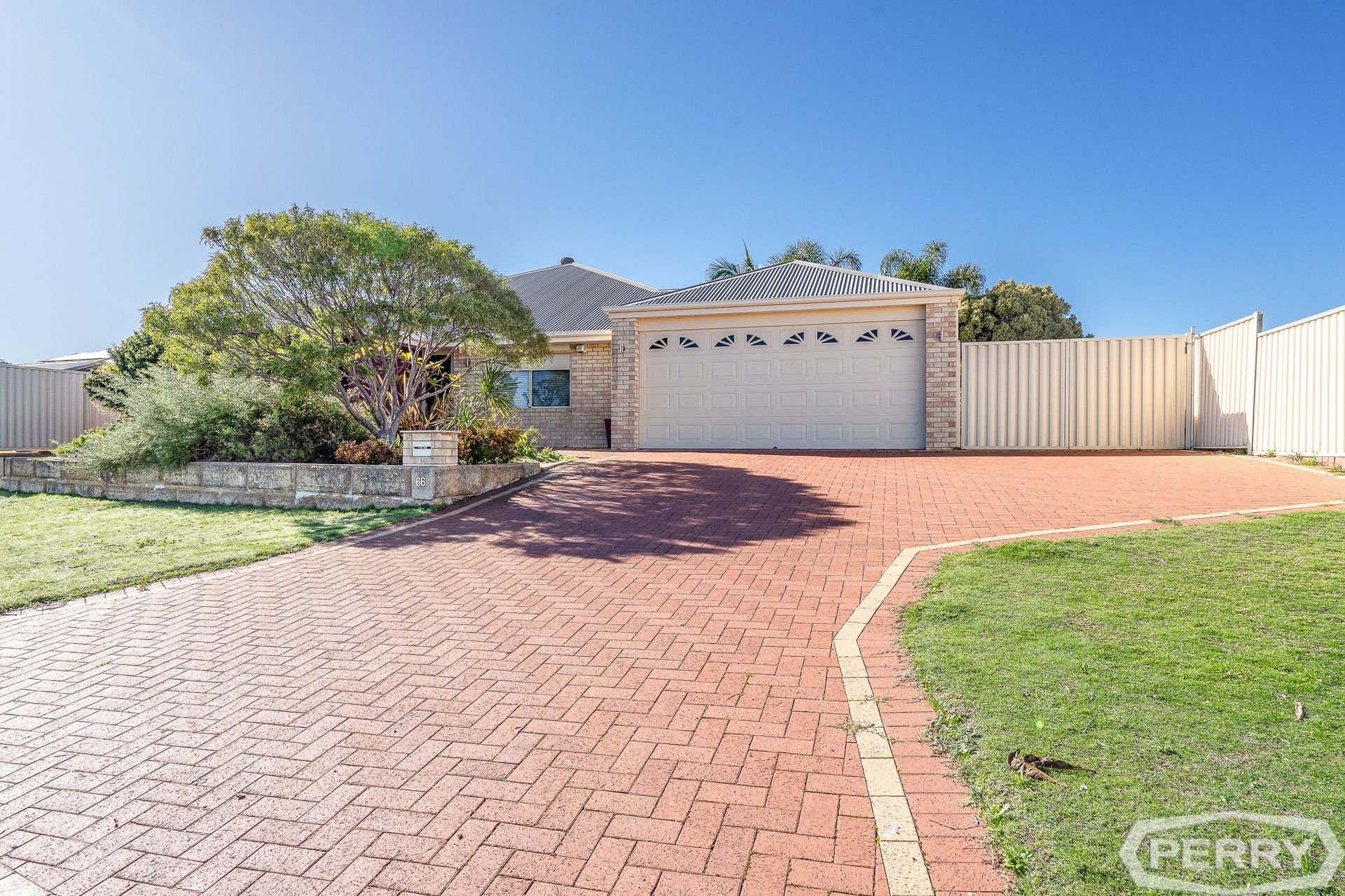 66 Albany Drive, Dawesville H.& N. PERRY