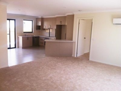 2/19 Parker Street, DEVONPORT, Devonport - Thumbnail 5