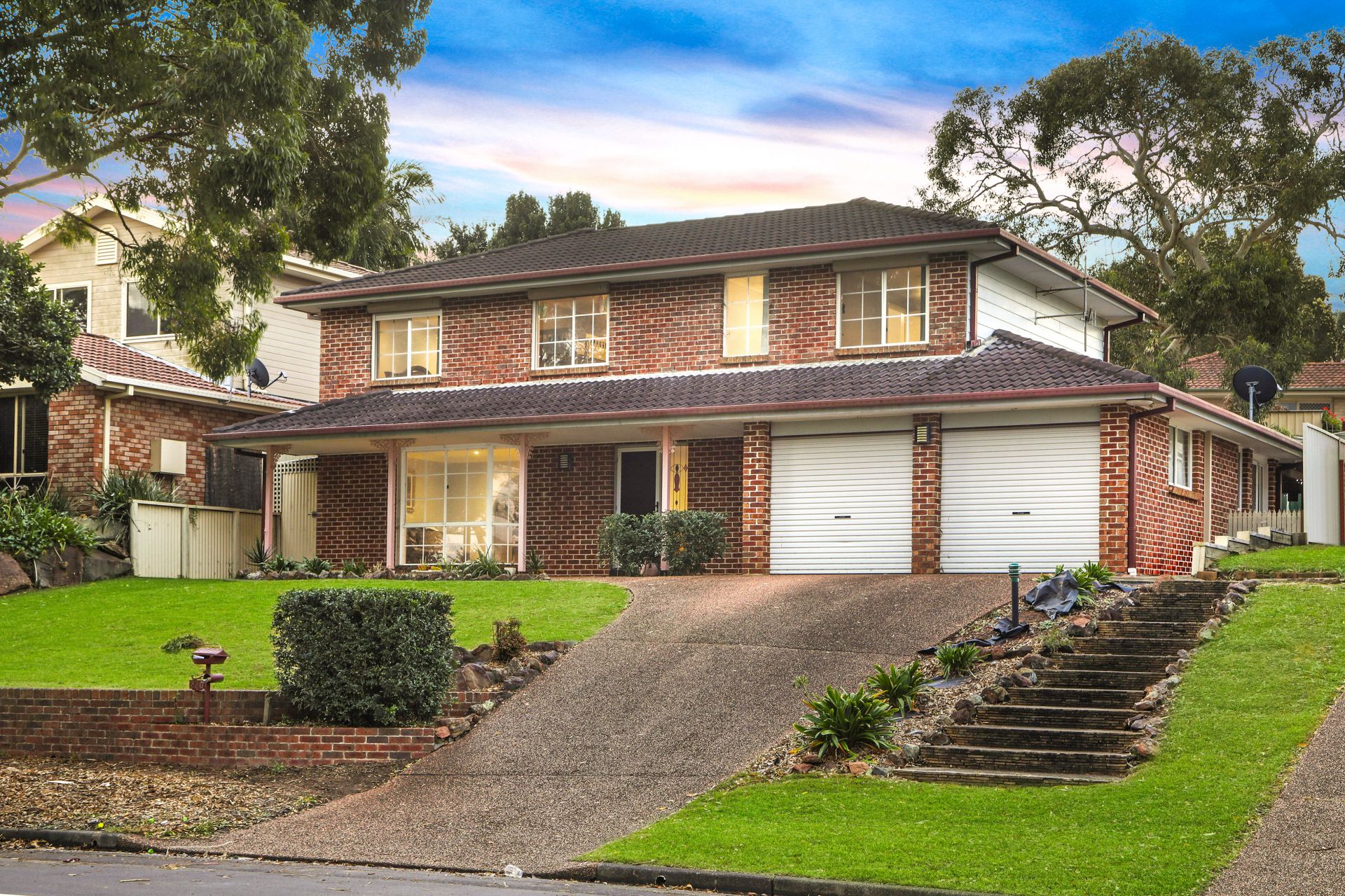 Real Estate For Sale 220 Cresthaven Avenue Bateau Bay , NSW