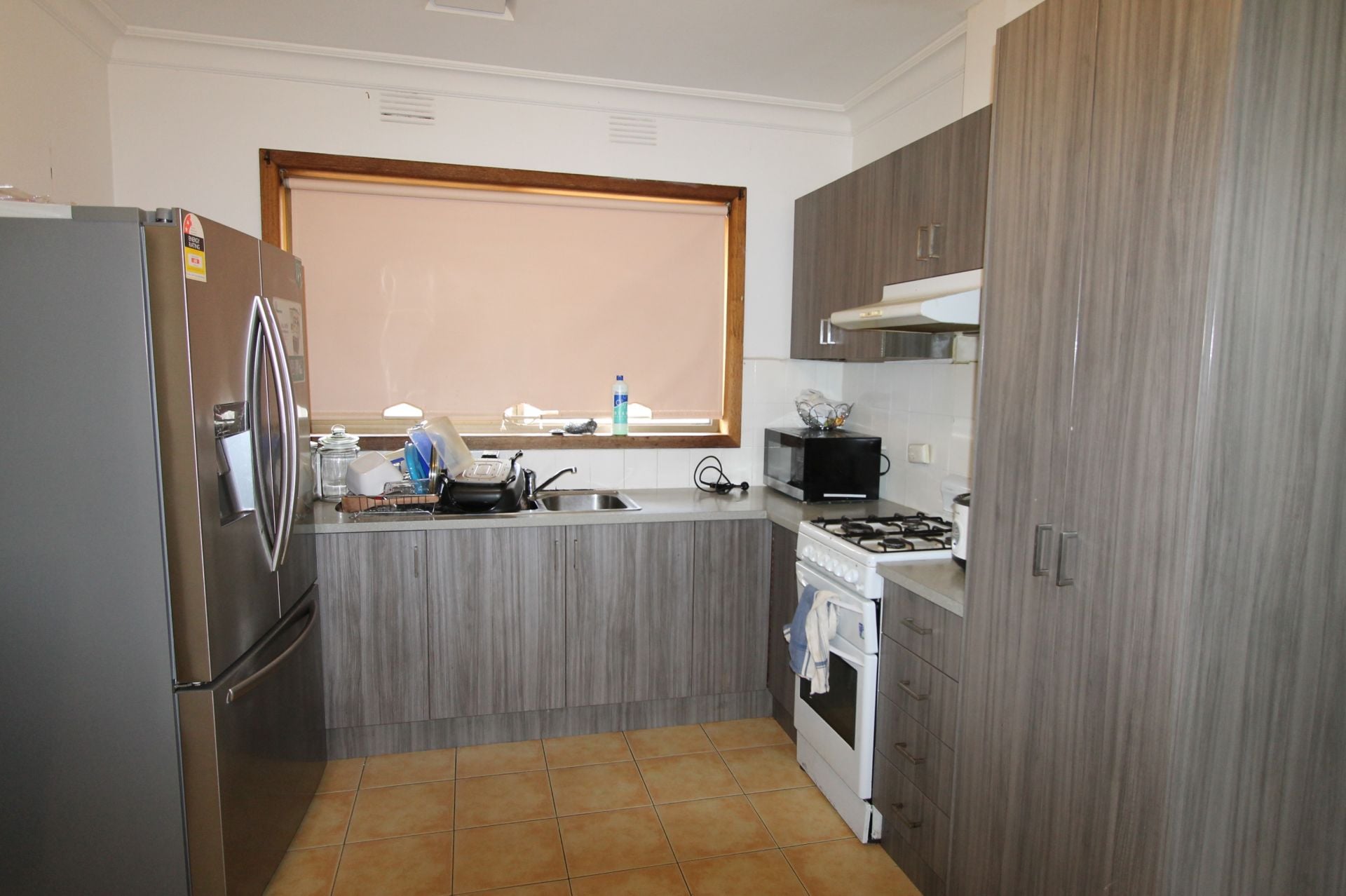 2 BEDROOM BEAUTY IN THE HEART OF LALOR!!