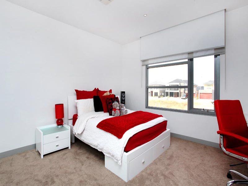 6 Marine Parade, Caroline Springs - Thumbnail 7