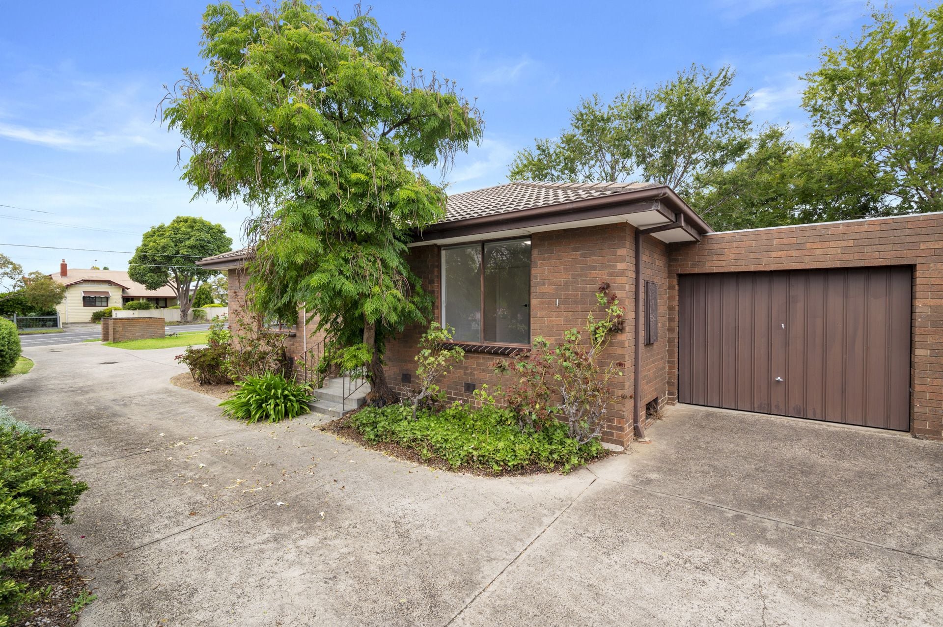 Renovated Unit in Ideal Locale