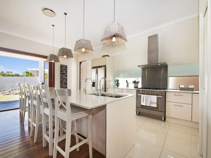 1 Nevis Court KAWANA ISLAND QLD, Kawana Island - Thumbnail 3