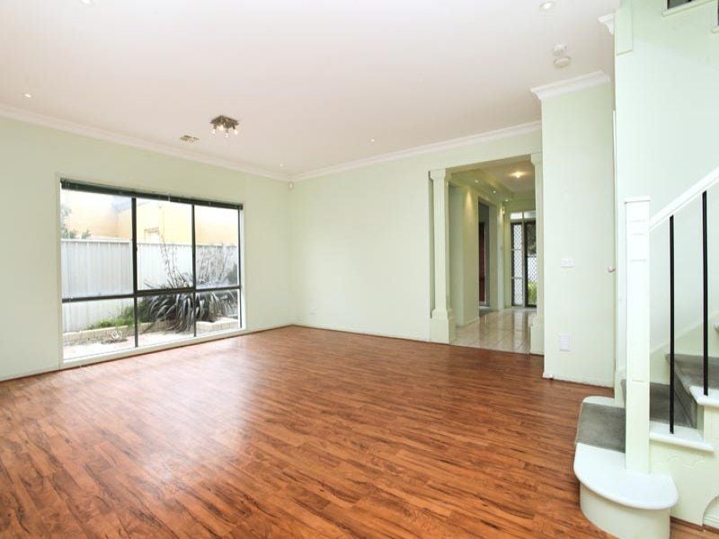 11 Barn Elms Parade, Caroline Springs - Thumbnail 6