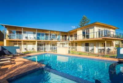 Grandeur by the beach