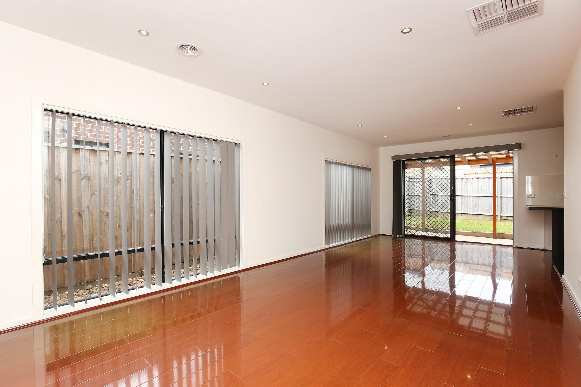 SPACIOUS & MODERN STYLE LIVING     *Insp Wed 29th May @ 5:00pm*