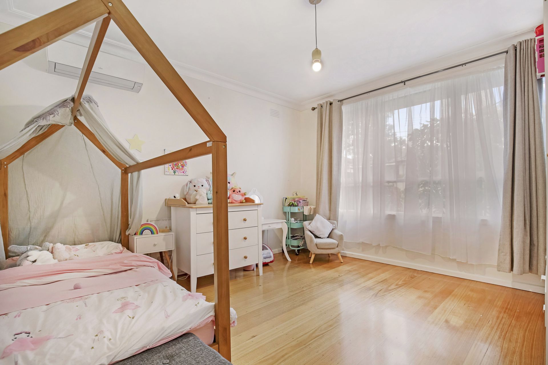 Large Family Home in a Sought After Location!
