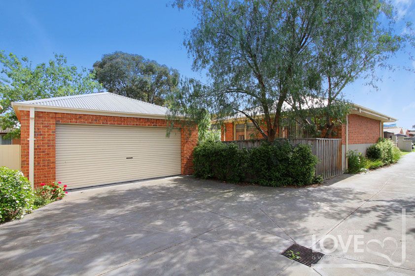 ATTRACTIVE HOME UNIT IN LUXURY LOCATION     *Insp Thu 18th Feb @ 4:30pm*