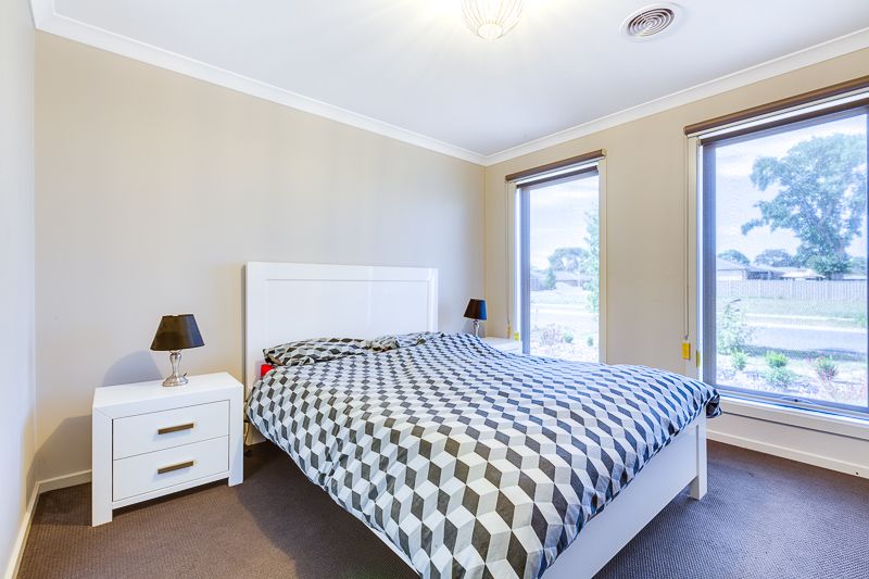 24 McMahon Drive, Ballan - Thumbnail 3