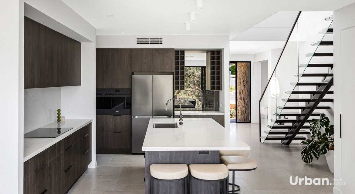 Colebee 1 Woodhall Close