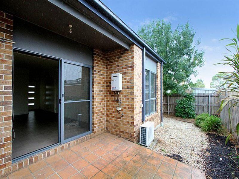 Love Low Maintenance Living - Walk to Latrobe!