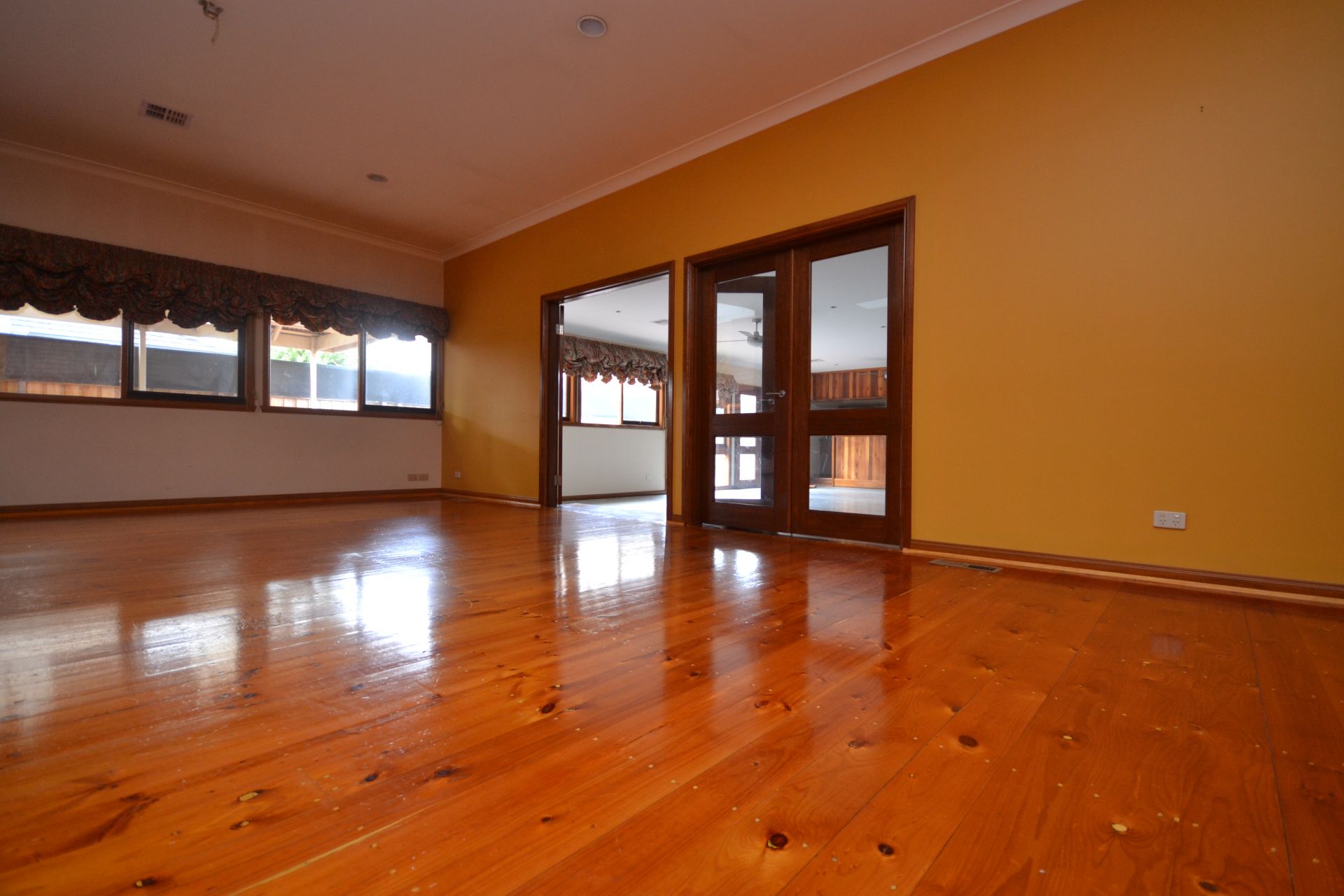ORIGINAL CHARM IN A GREAT LOCATION
