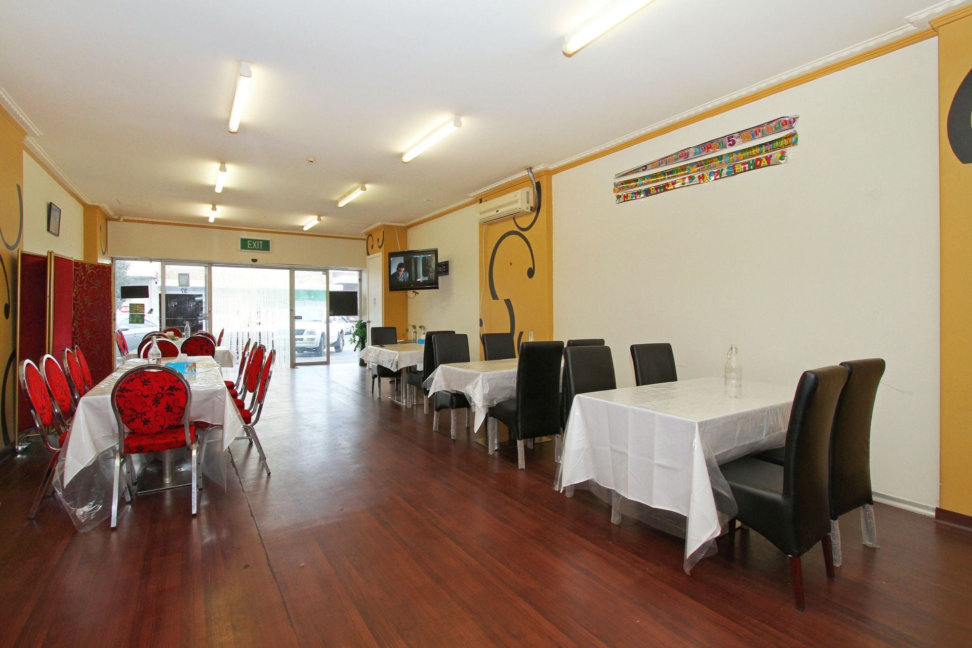 AUCTION - EXCELLENT RETAIL INVESTMENT!!