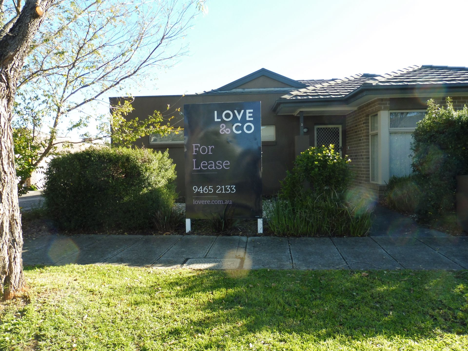 IDEAL FAMILY HOME CLOSE TO AURORA VILLAGE