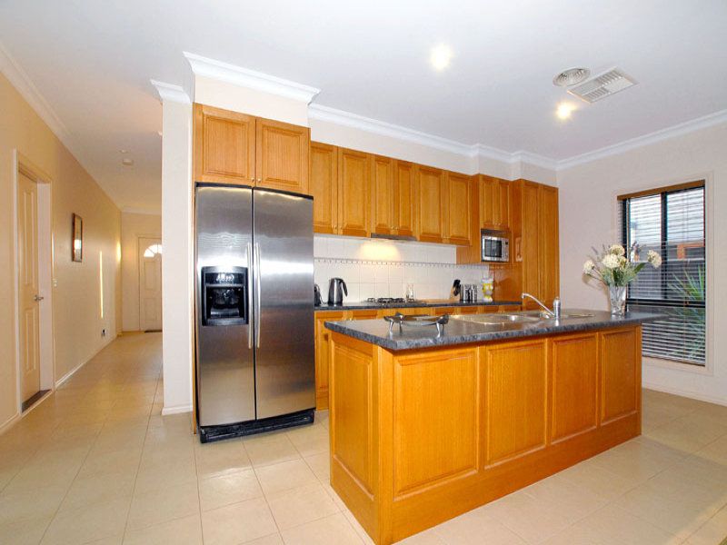 9 Conder Place, Caroline Springs - Thumbnail 3