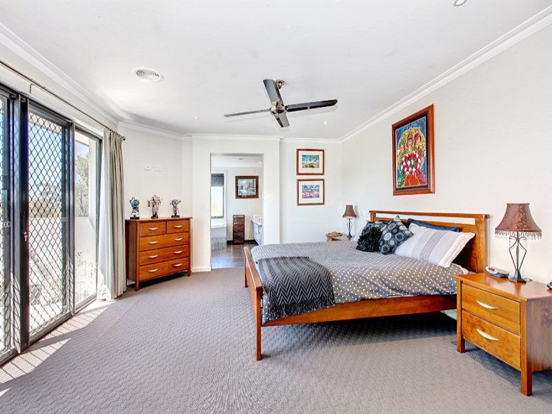 15 Stirling Avenue, SEAHOLME, Seaholme - Thumbnail 8