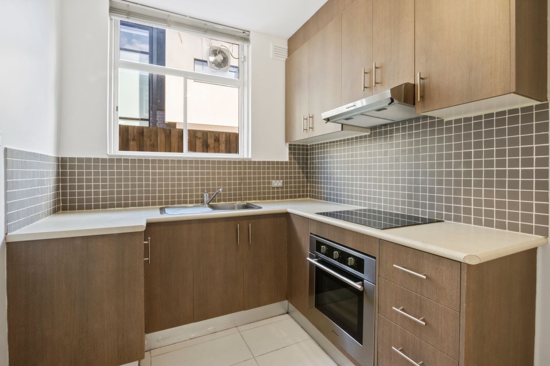 Delightful, Bright & Modern