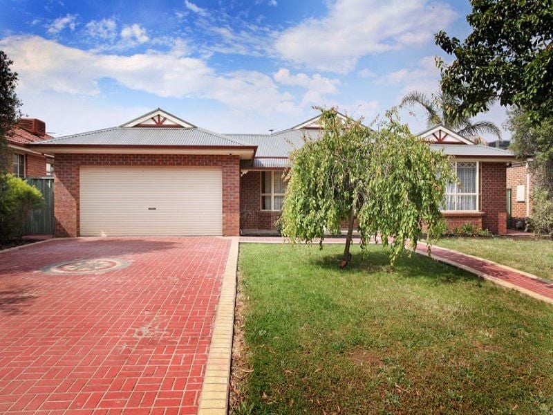8 Northampton Crescent, Caroline Springs - Thumbnail 3
