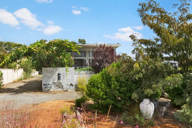 Ellalong 74 Helena Street