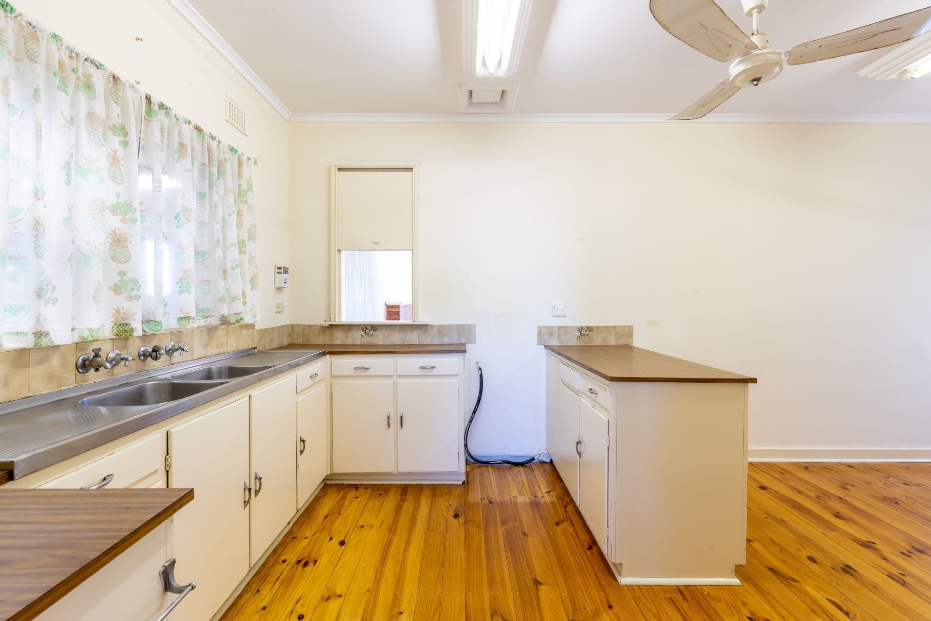 12 Spencer Highway Port Broughton SA, Port Broughton - Thumbnail 6