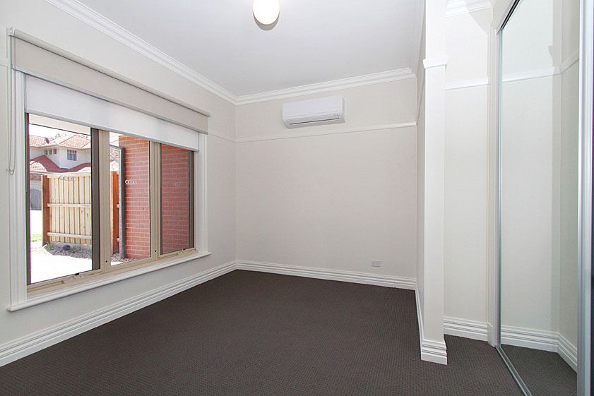 AS NEW EASY LIVING