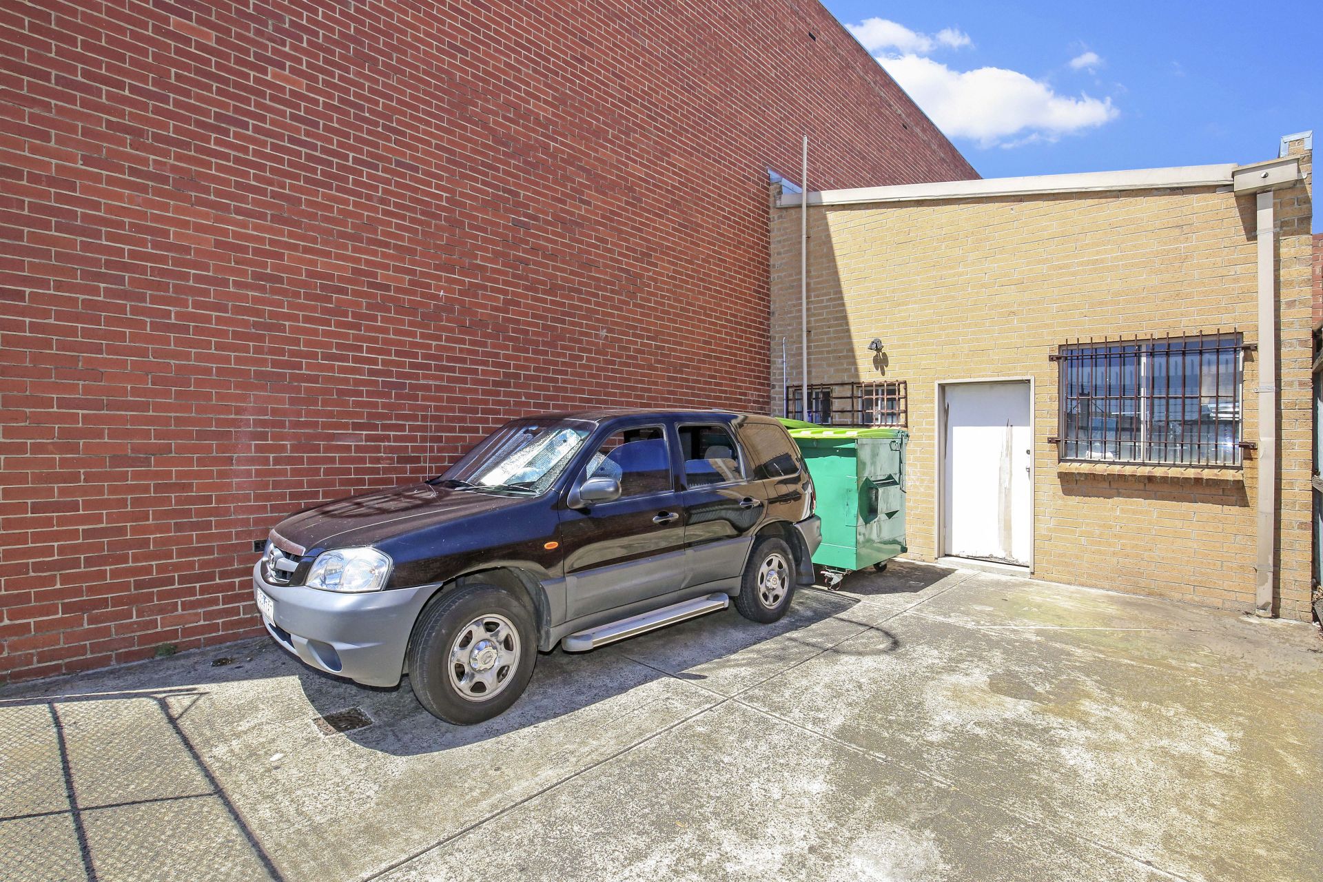 PRIME RETAIL or HOSPITALITY POSITION ON EDWARDES ST.