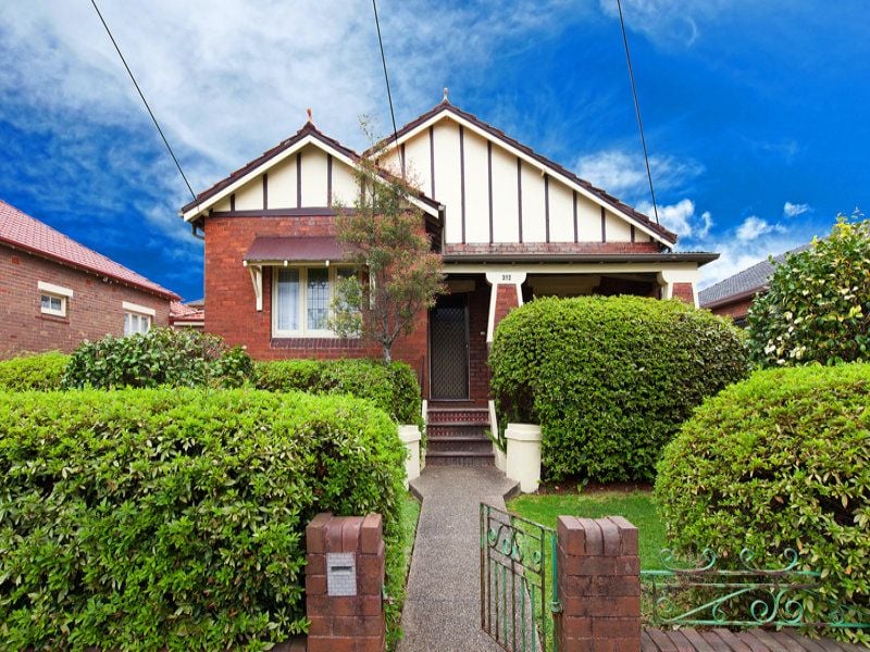392 Lyons Road, RUSSELL LEA
