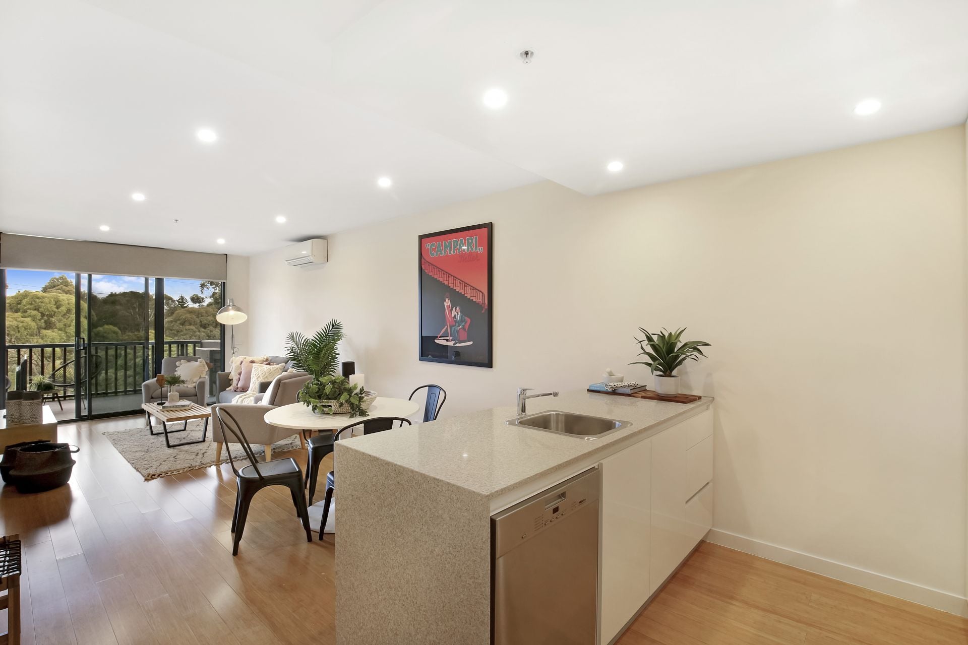 Spacious apartment in ideal location