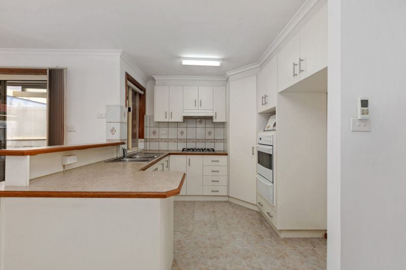 28 Langhorne Street, Altona Meadows - Thumbnail 3