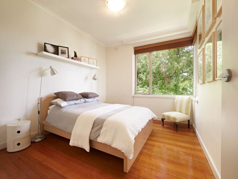 **Bright, sunny & fabulous location**