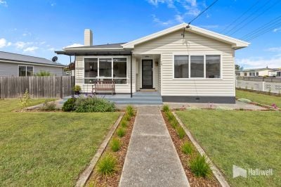 3
 
 
 
  
 
 
 1
 
 
 
  
 
 
 2
 
 
 
 
 
 
 
 76 Ronald Street, Devonport TAS 7310, Devonport - Thumbnail 2