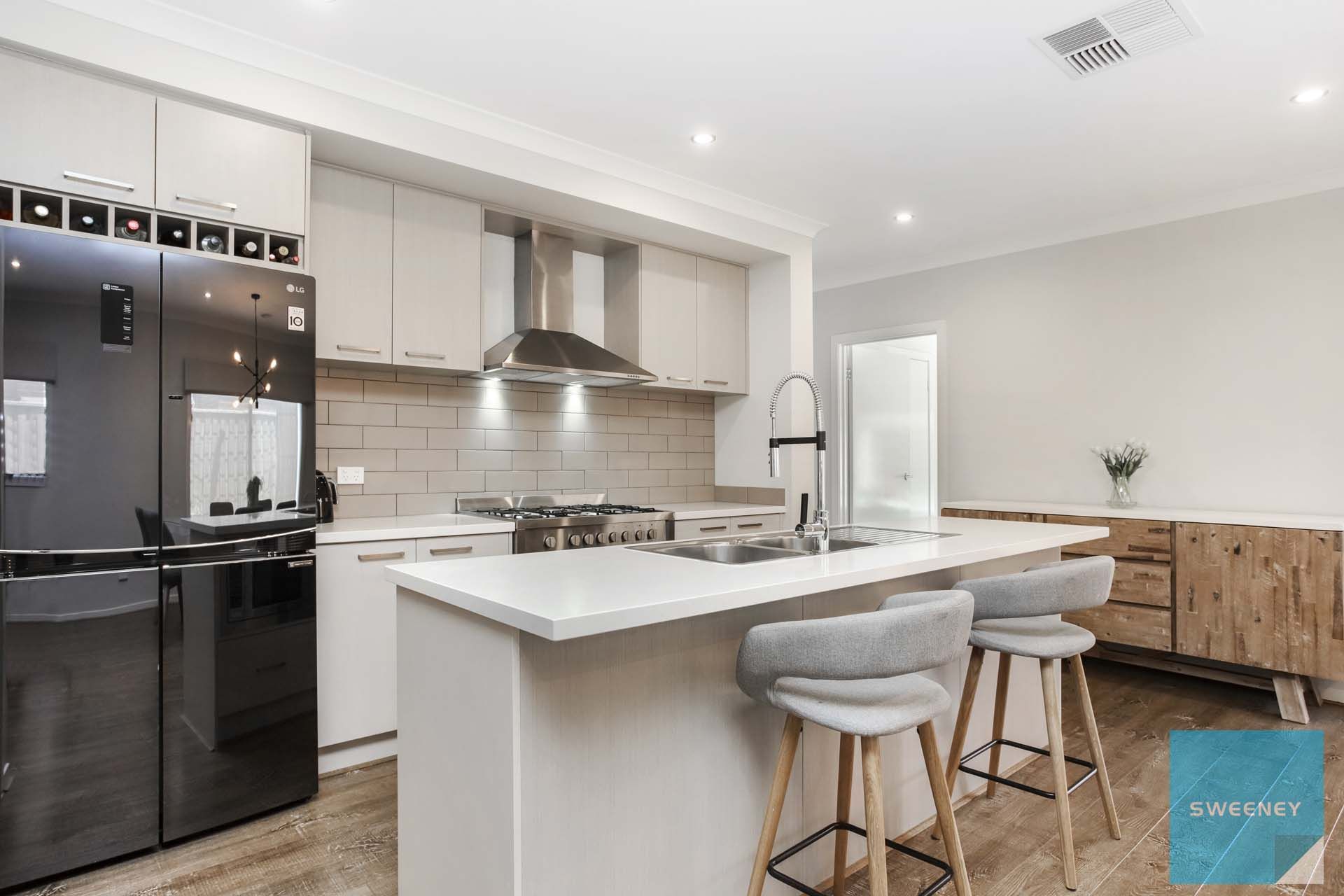 24 Eaglecrest Avenue, Fraser Rise - Thumbnail 6