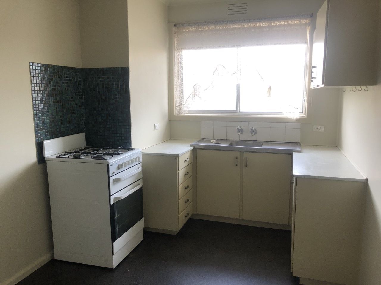 Neat & Tidy Unit in Top Location!