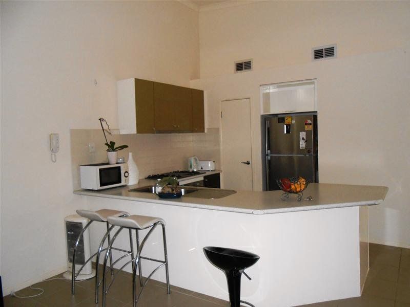Modern Unit Close to All Craigieburn has to Offer!