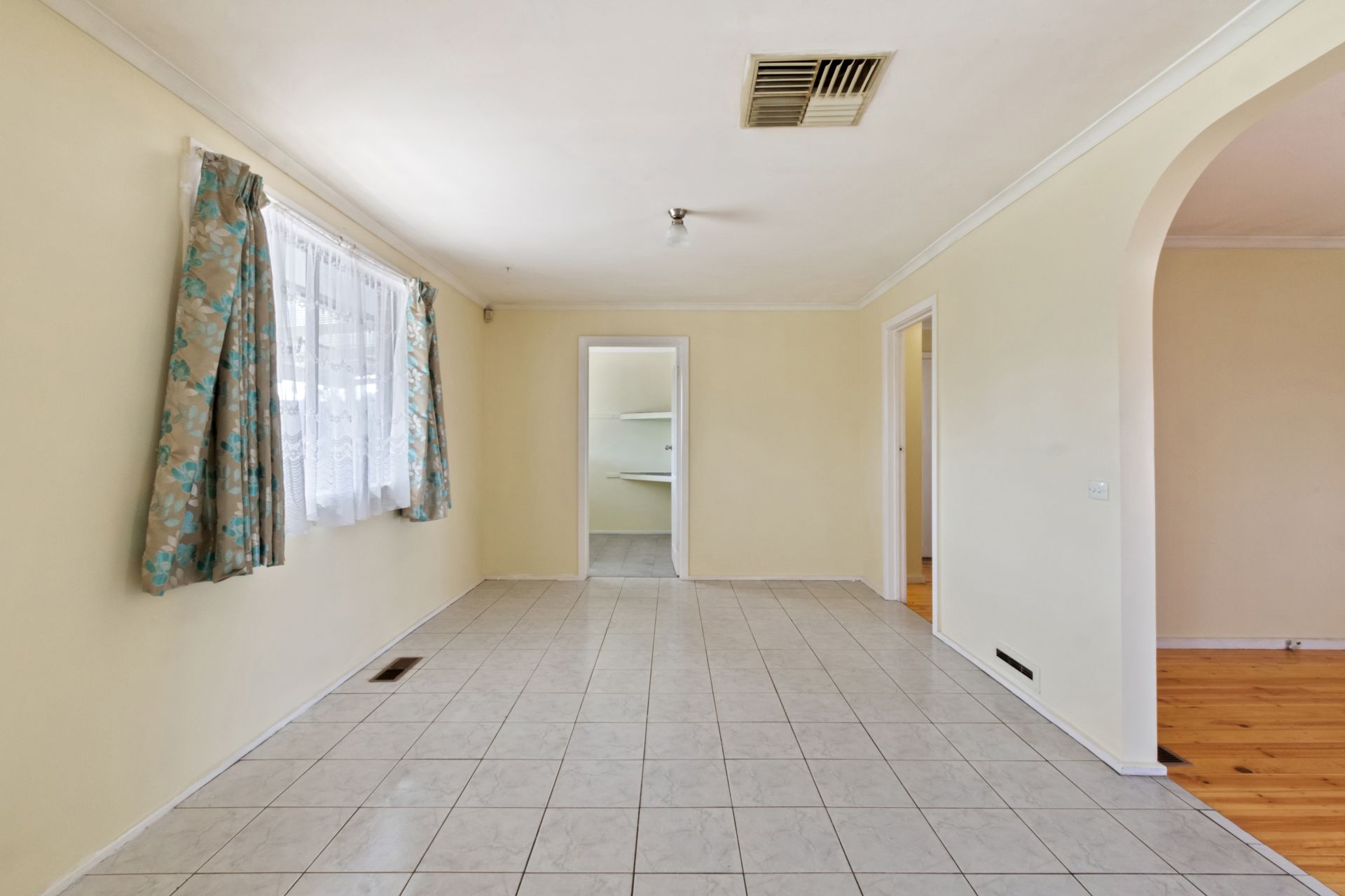 FAMILY LIVING IN A PRIME LOCATION
