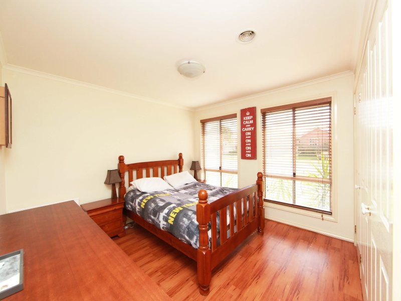 12 Astair Avenue SOUTH MORANG, South Morang - Thumbnail 6