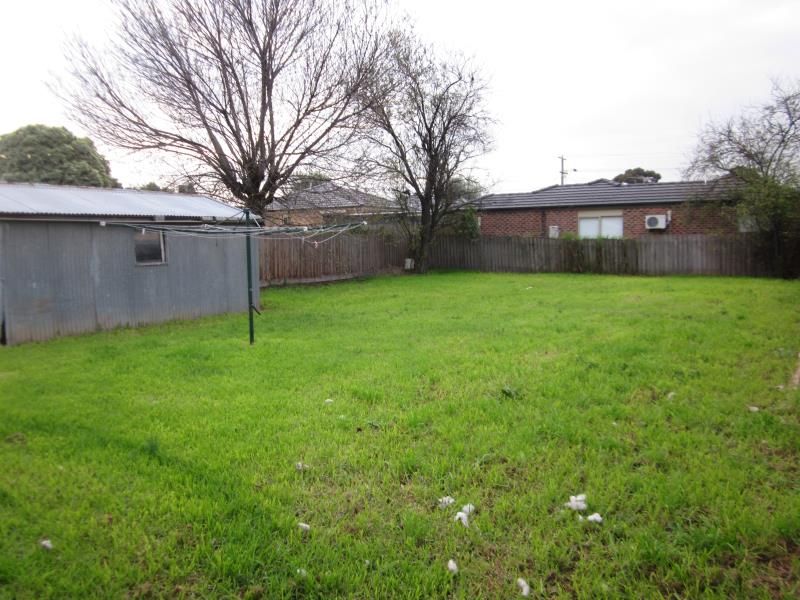 WALKING DISTANCE TO ALL AMENITIES