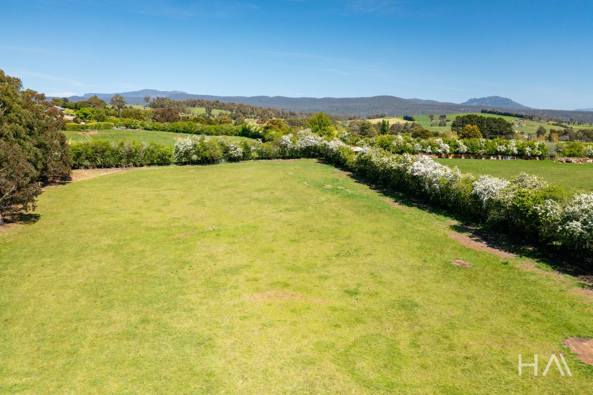 210 Five Acre Row Westbury, Westbury - Thumbnail 7