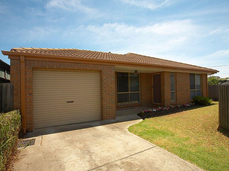 2/149 Maidstone Street, Altona - Thumbnail 2