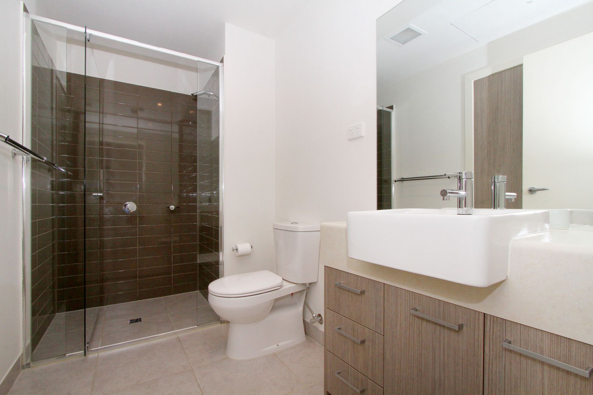 CHIC APARTMENT LIVING WITH AN AFFORDABLE PRICE TAG **UNDER APPLICATION**