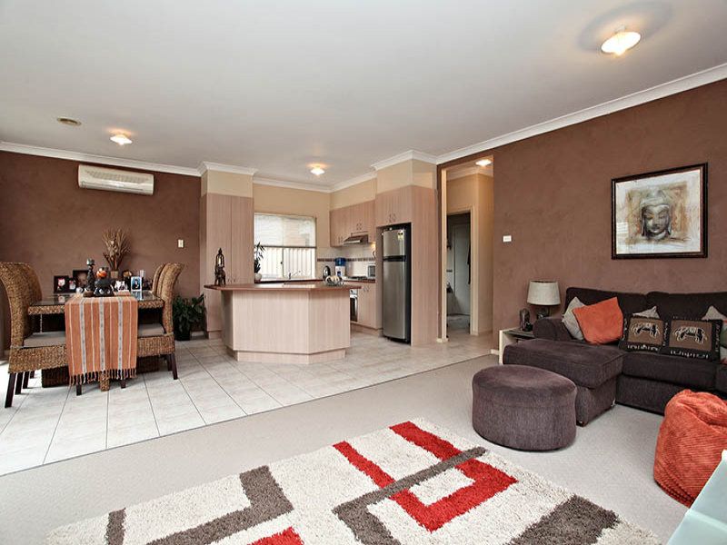 9 Lyme Park Circle, Caroline Springs - Thumbnail 5