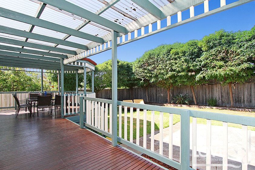Grand Living In The Heart Of The Oakhill Estate