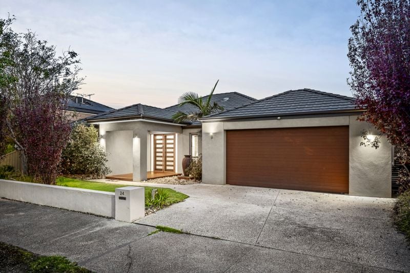 24 The Avenue, Caroline Springs - Thumbnail 2