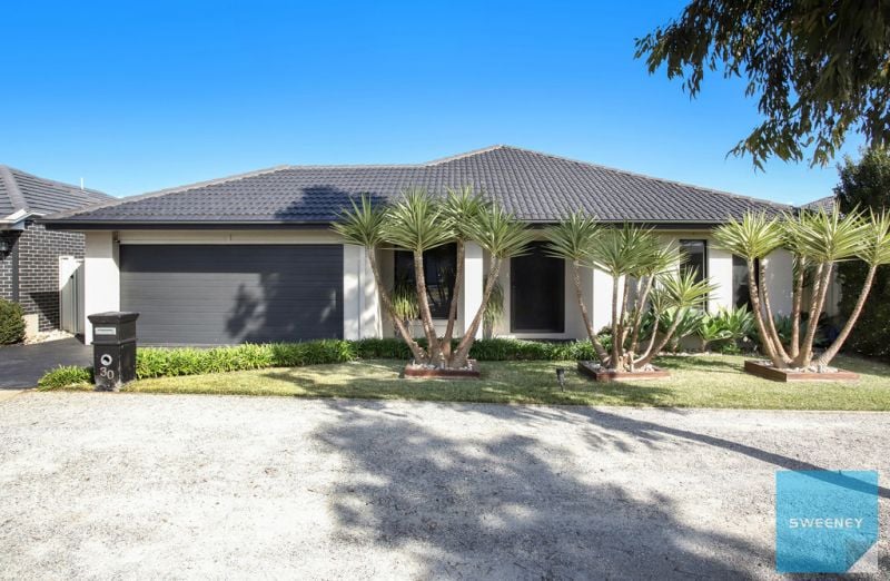 30 Barrington Circuit, Caroline Springs - Thumbnail 2