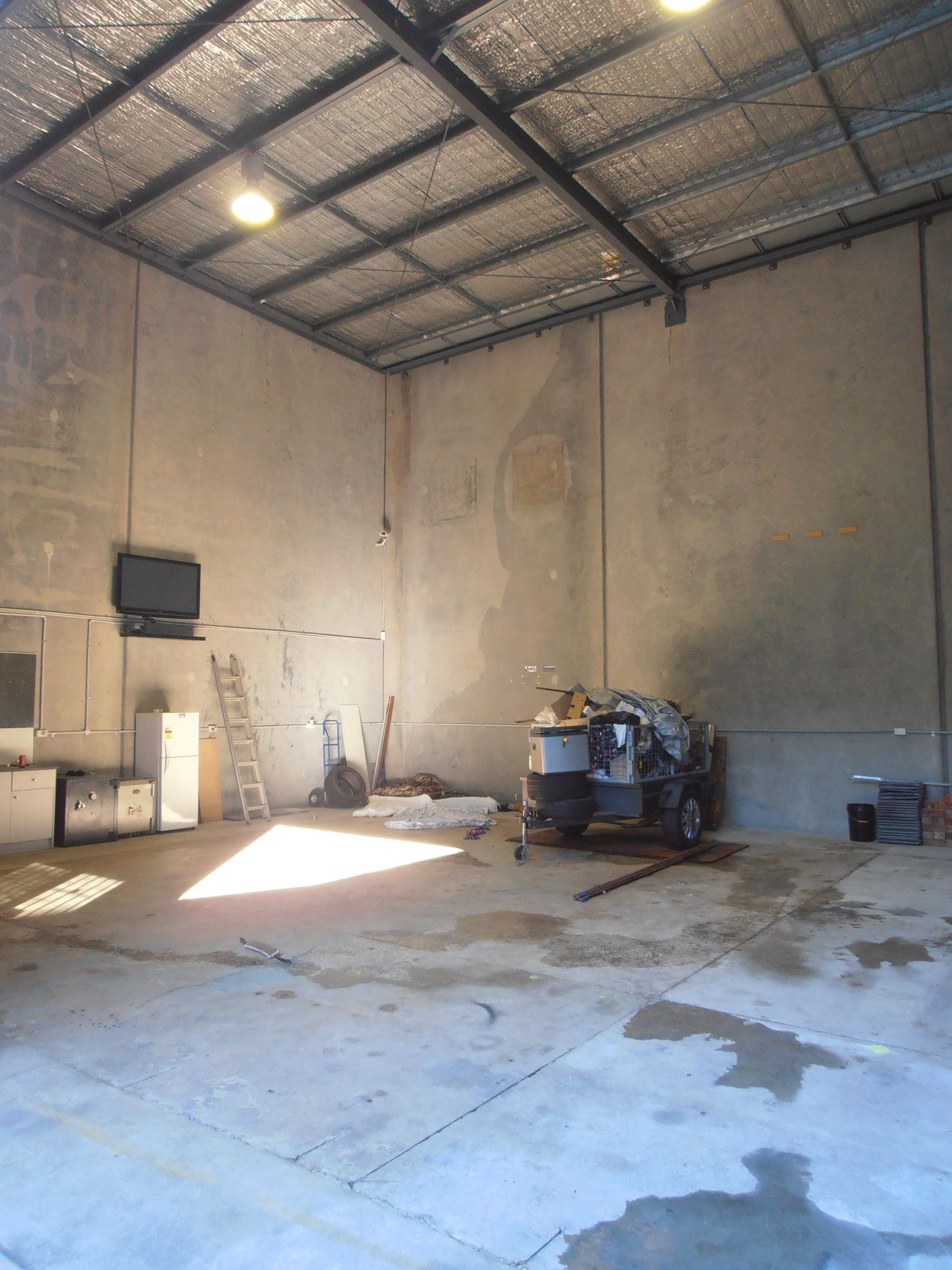 AN ABSOLUTE LITTLE RIPPER OF WAREHOUSE