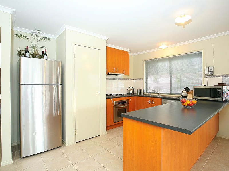 4 Hughes Avenue, Caroline Springs - Thumbnail 3