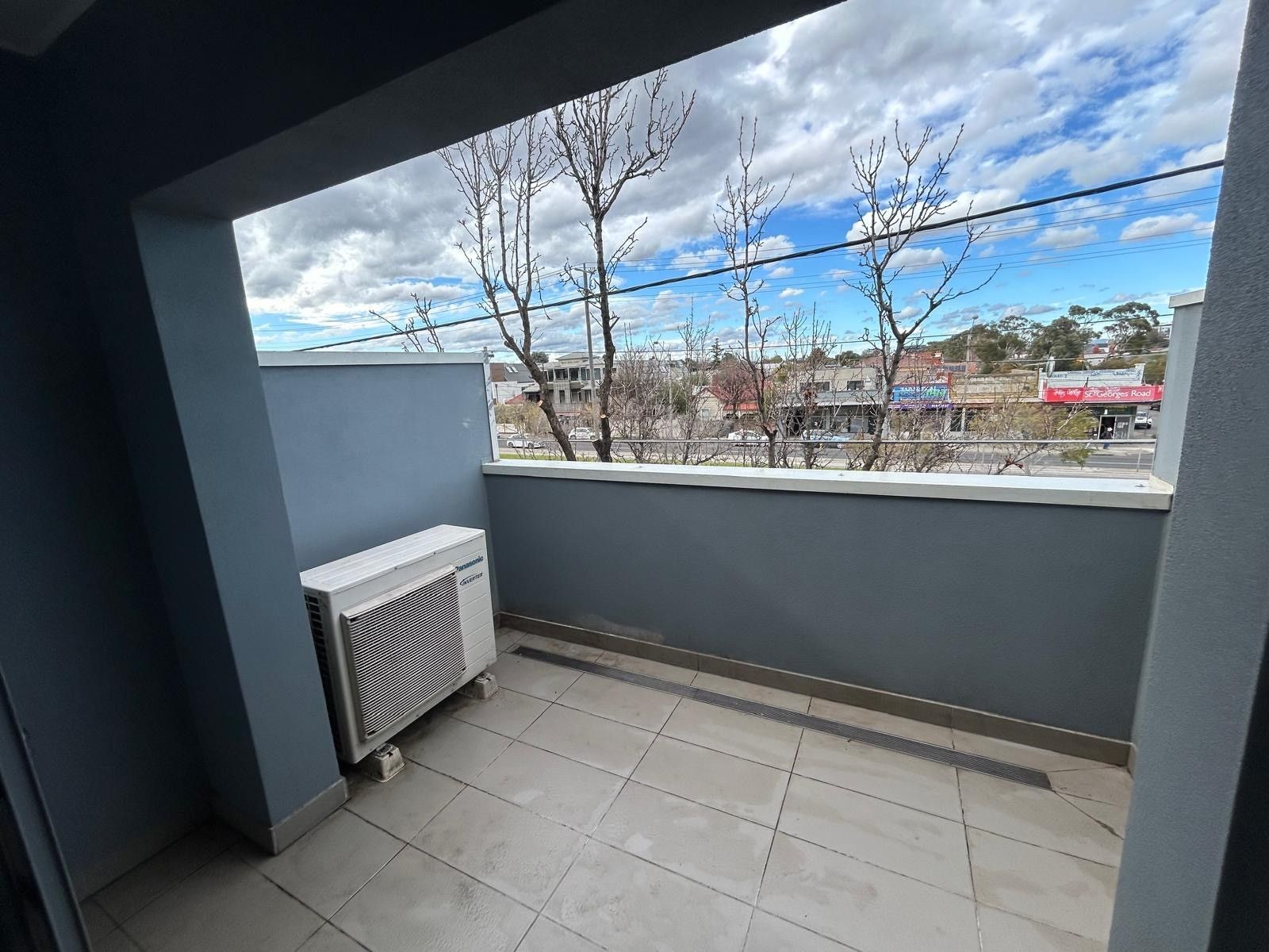 CUTE APARTMENT IN NORTHCOTE