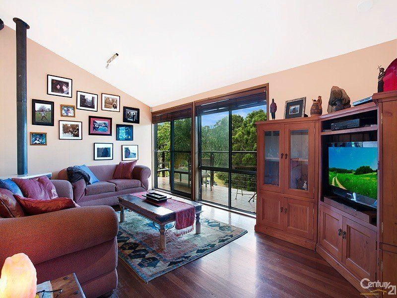 10 Warrangarree Drive, WORONORA HEIGHTS, Woronora Heights - Thumbnail 2